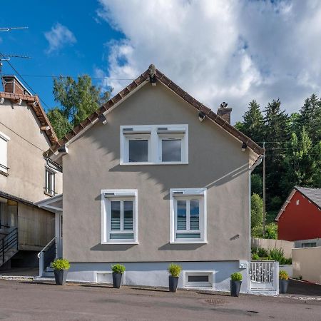 Vila Stunning 4-Bed House In La Bourboule Exteriér fotografie