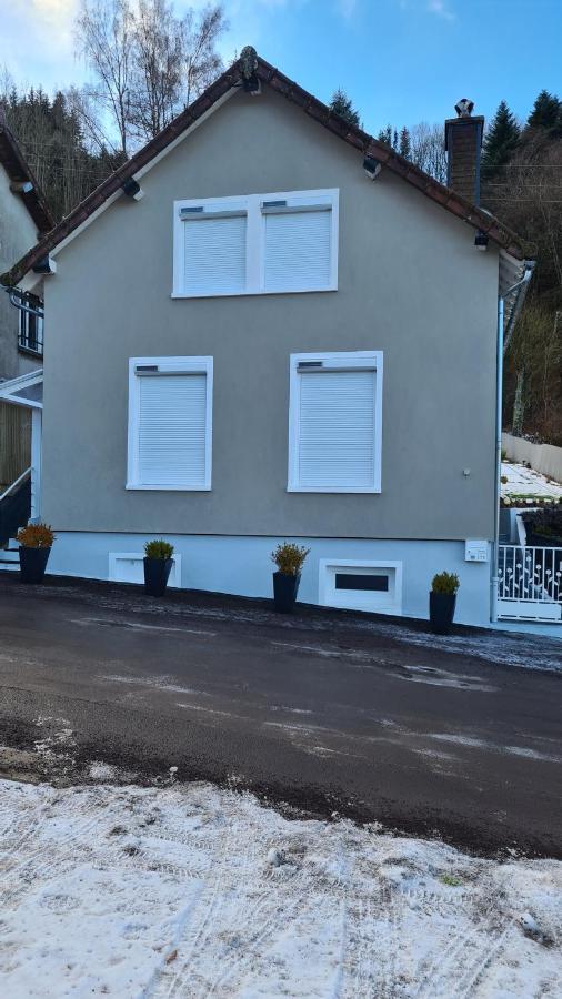 Vila Stunning 4-Bed House In La Bourboule Exteriér fotografie