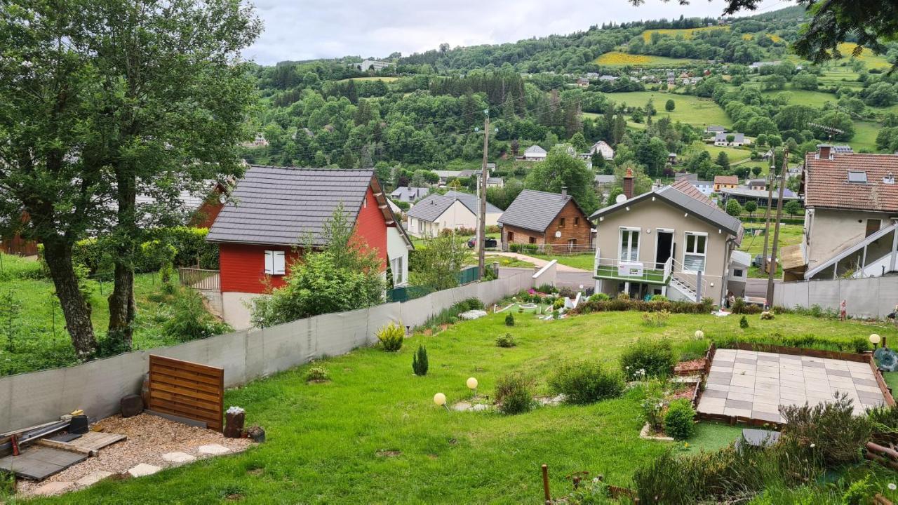 Vila Stunning 4-Bed House In La Bourboule Exteriér fotografie
