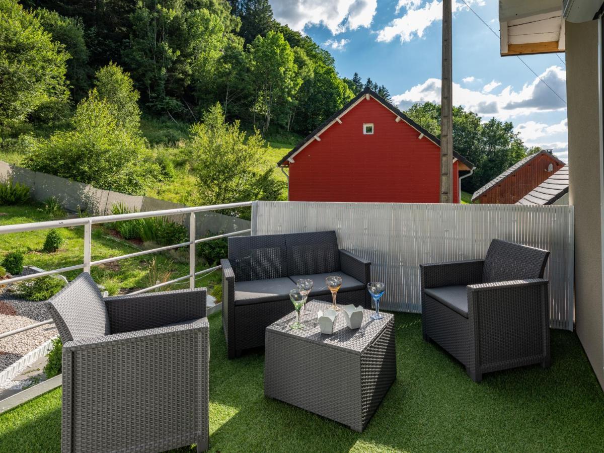 Vila Stunning 4-Bed House In La Bourboule Exteriér fotografie